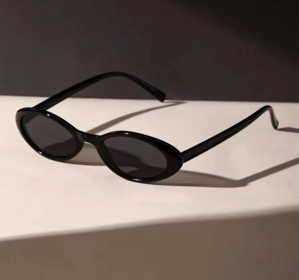 Lentes de Sol Negros Ovalados | Estilo Retro Minimalista Unisex UV400 ✨