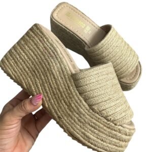 Sandalias de plataforma de yute para verano – Tu nuevo básico de moda
– Rosa Mexicano✨
